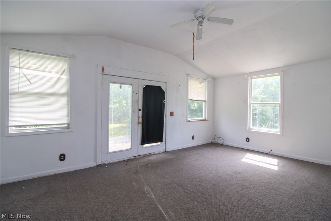 5173 Palmyra Road SW Warren OH 44481