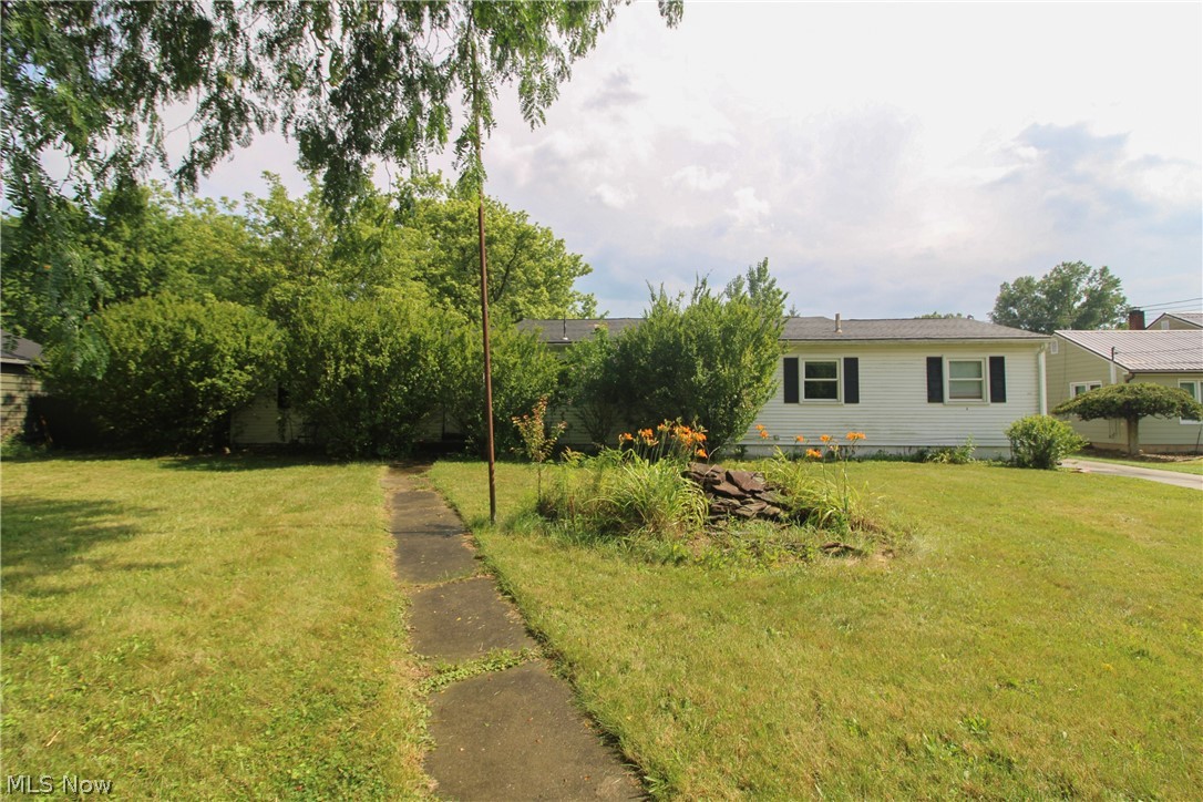 5173 Palmyra Road SW Warren OH 44481