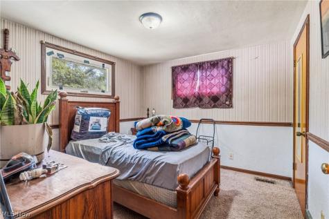 277 Devinney Avenue Louisville OH 44641