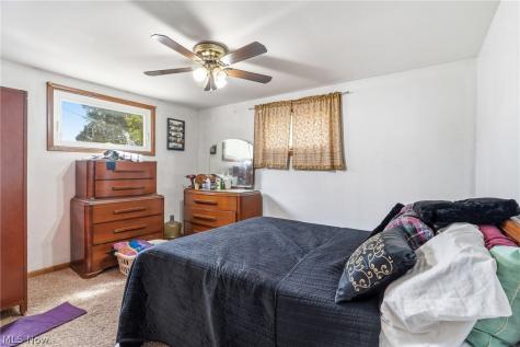 277 Devinney Avenue Louisville OH 44641