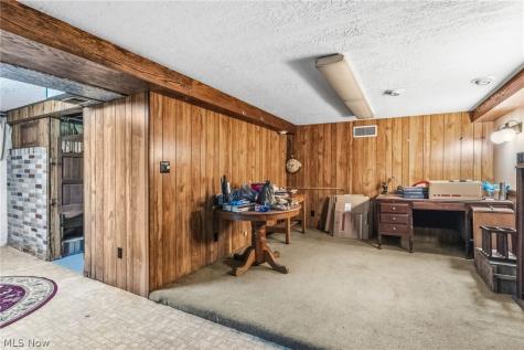 277 Devinney Avenue Louisville OH 44641