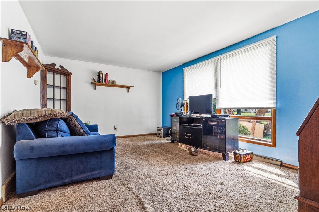 277 Devinney Avenue Louisville OH 44641