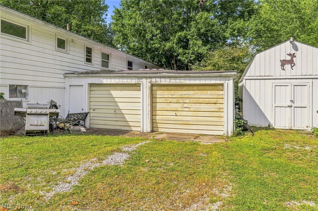 277 Devinney Avenue Louisville OH 44641