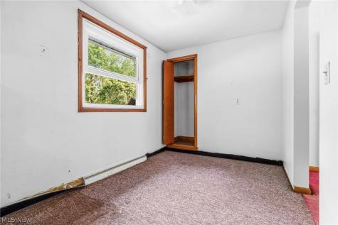 277 Devinney Avenue Louisville OH 44641