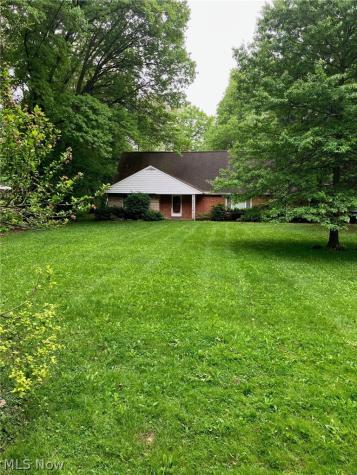 5840-42 Pawnee Street NW North Canton OH 44720