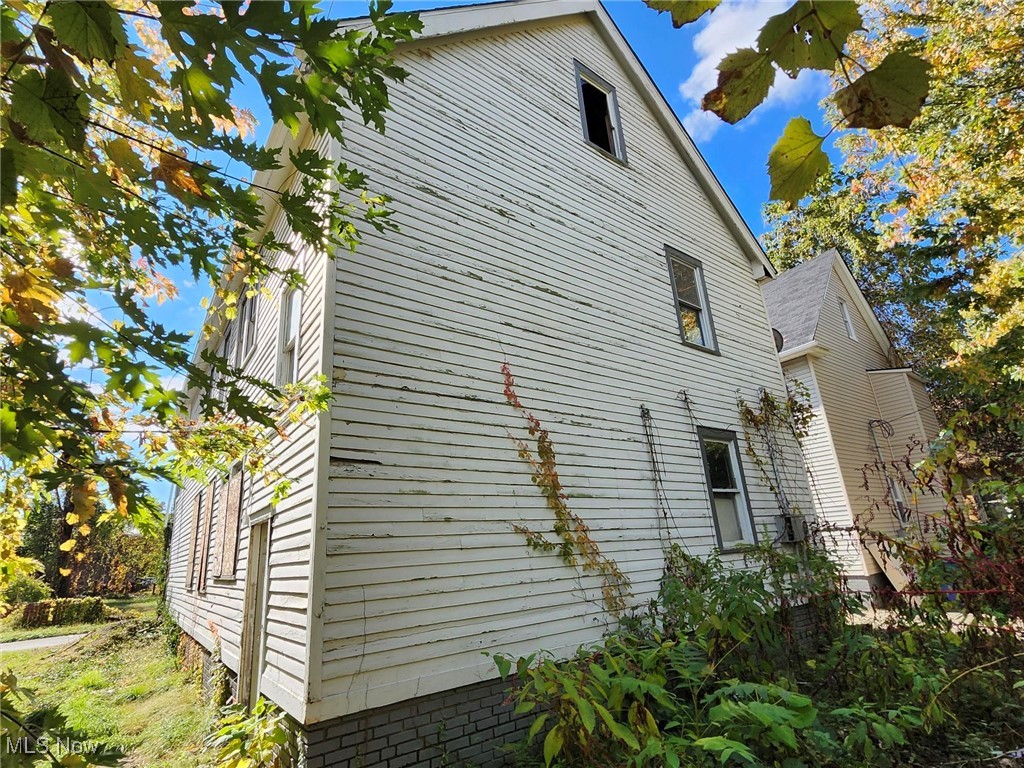 12501 Locke Avenue Cleveland OH 44108