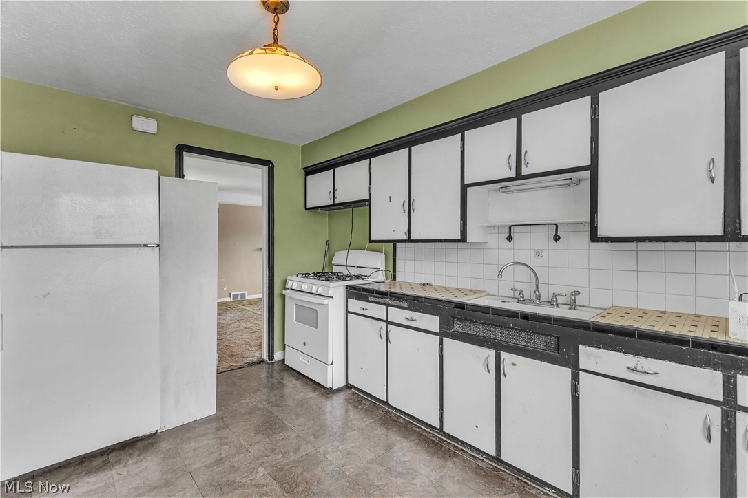 14326 Lakewood Heights Boulevard Lakewood OH 44107
