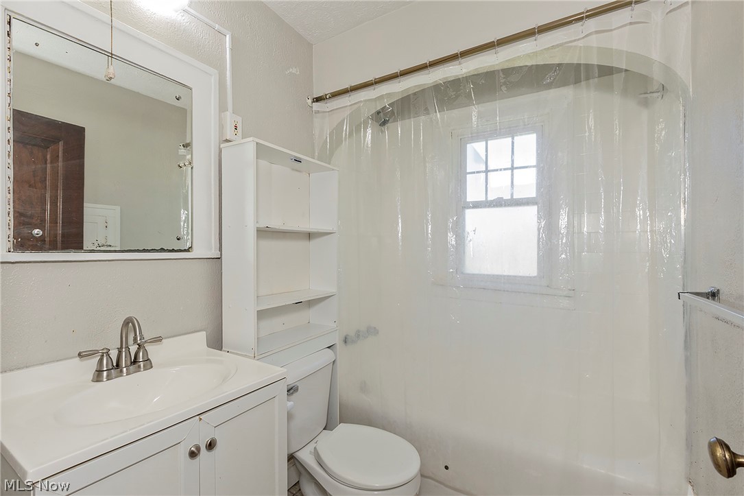3571 Strathavon Road Shaker Heights OH 44120