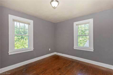 3571 Strathavon Road Shaker Heights OH 44120