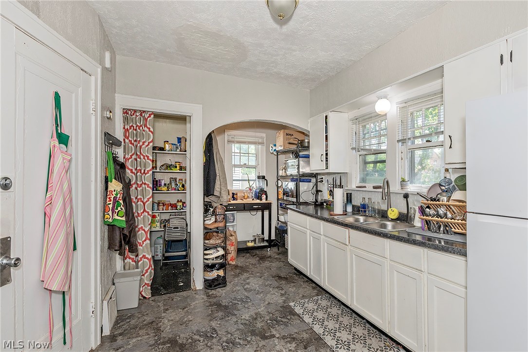 3571 Strathavon Road Shaker Heights OH 44120