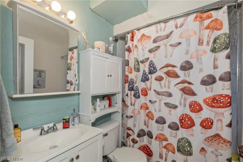 3571 Strathavon Road Shaker Heights OH 44120