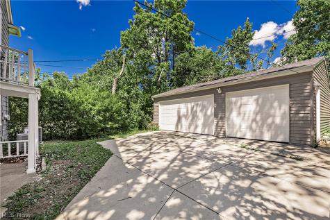 3571 Strathavon Road Shaker Heights OH 44120