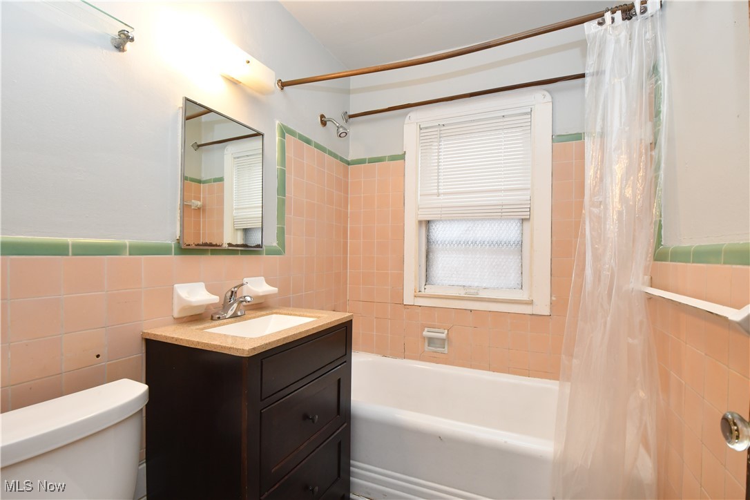 1514 Genesee Road South Euclid OH 44121