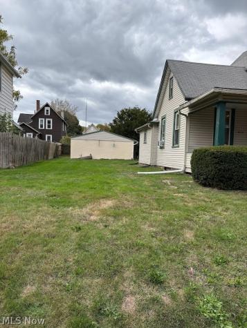 435 Hazlett Avenue NW Canton OH 44708
