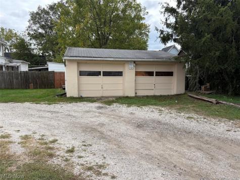 435 Hazlett Avenue NW Canton OH 44708