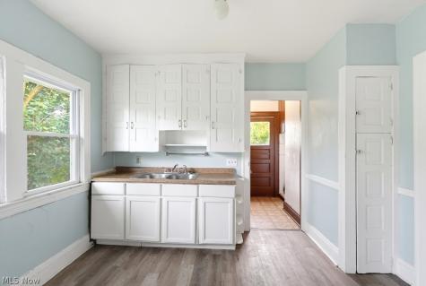 882 E 131st Street Cleveland OH 44108