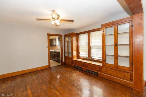2700 Montclair Avenue Cleveland OH 44109
