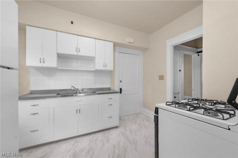 1296 Cook Avenue Lakewood OH 44107