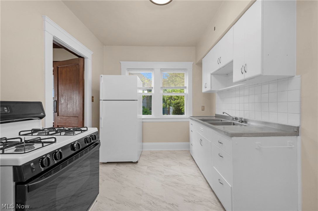 1296 Cook Avenue Lakewood OH 44107
