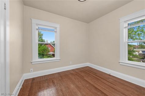 1296 Cook Avenue Lakewood OH 44107