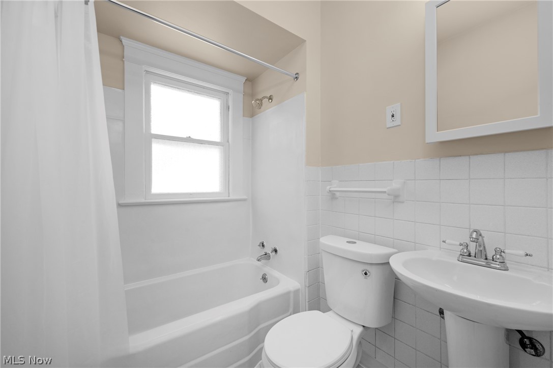 1296 Cook Avenue Lakewood OH 44107