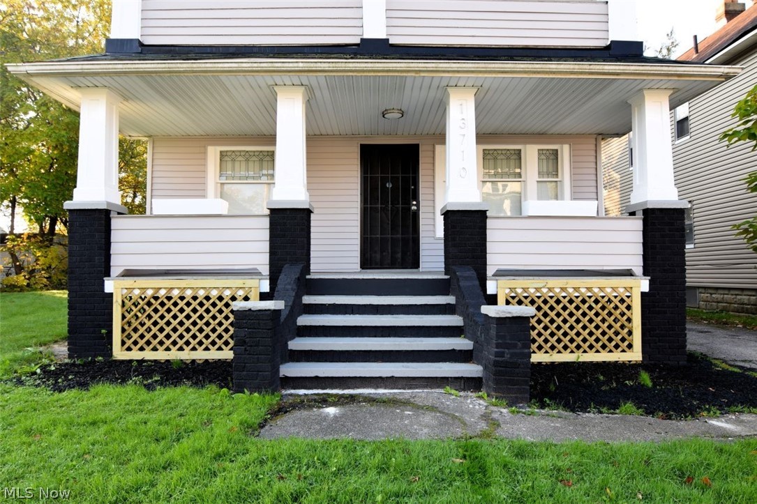 13710 Benwood Avenue Cleveland OH 44105