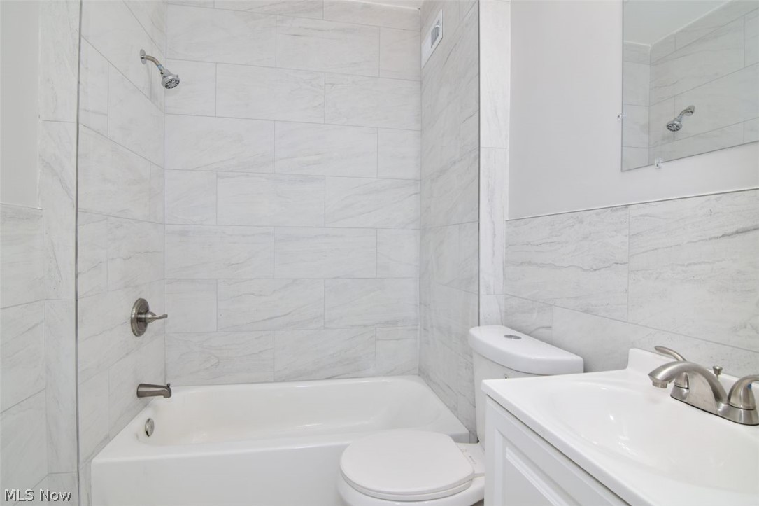 13710 Benwood Avenue Cleveland OH 44105