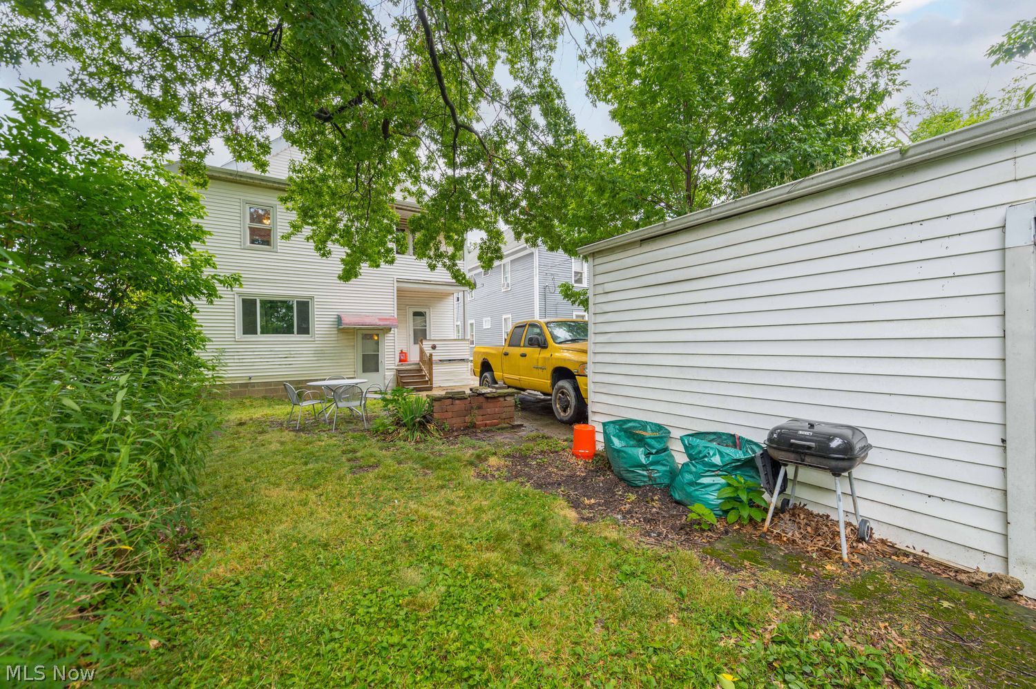 1332 W 105th Street Cleveland OH 44102