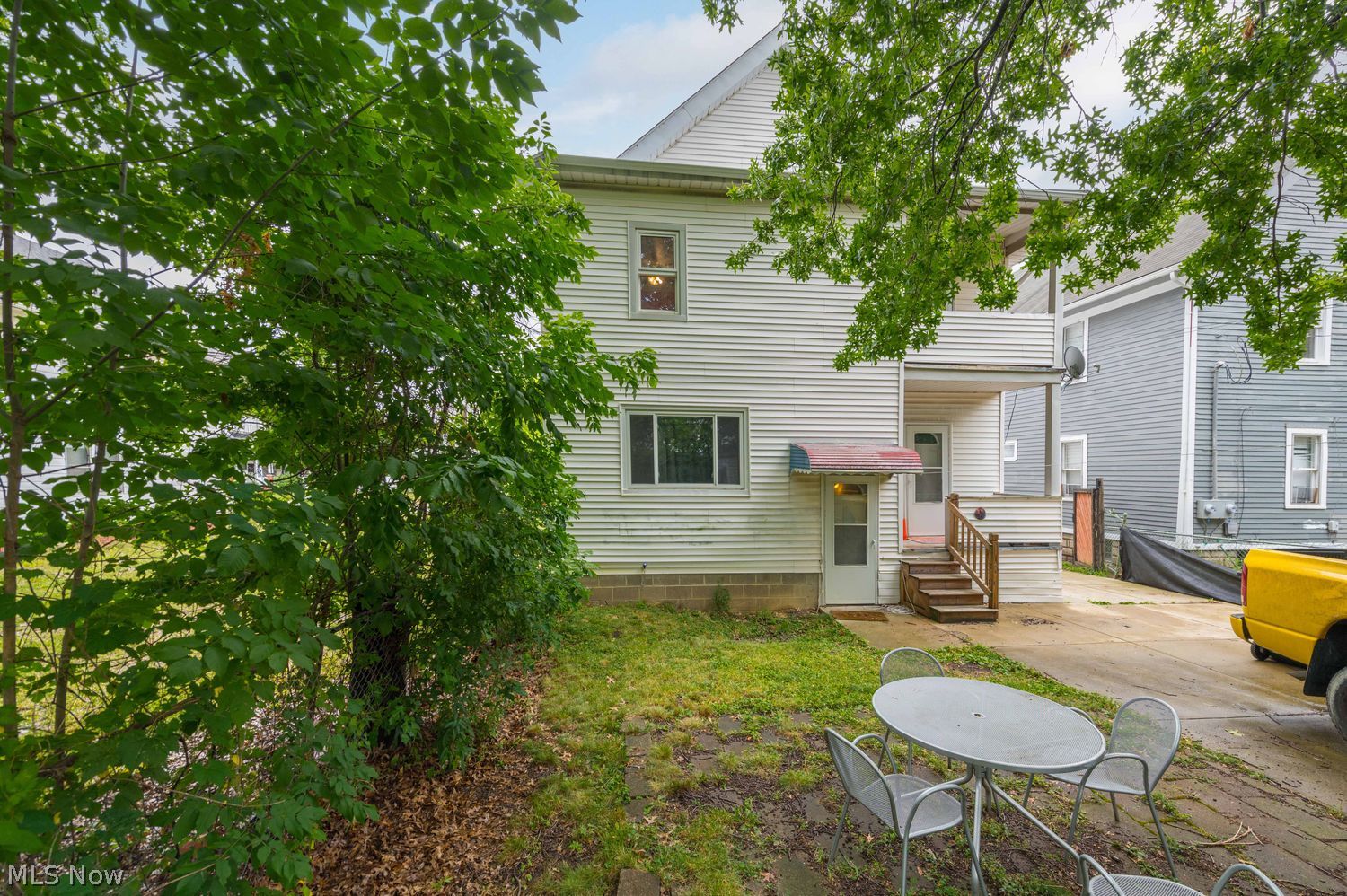 1332 W 105th Street Cleveland OH 44102