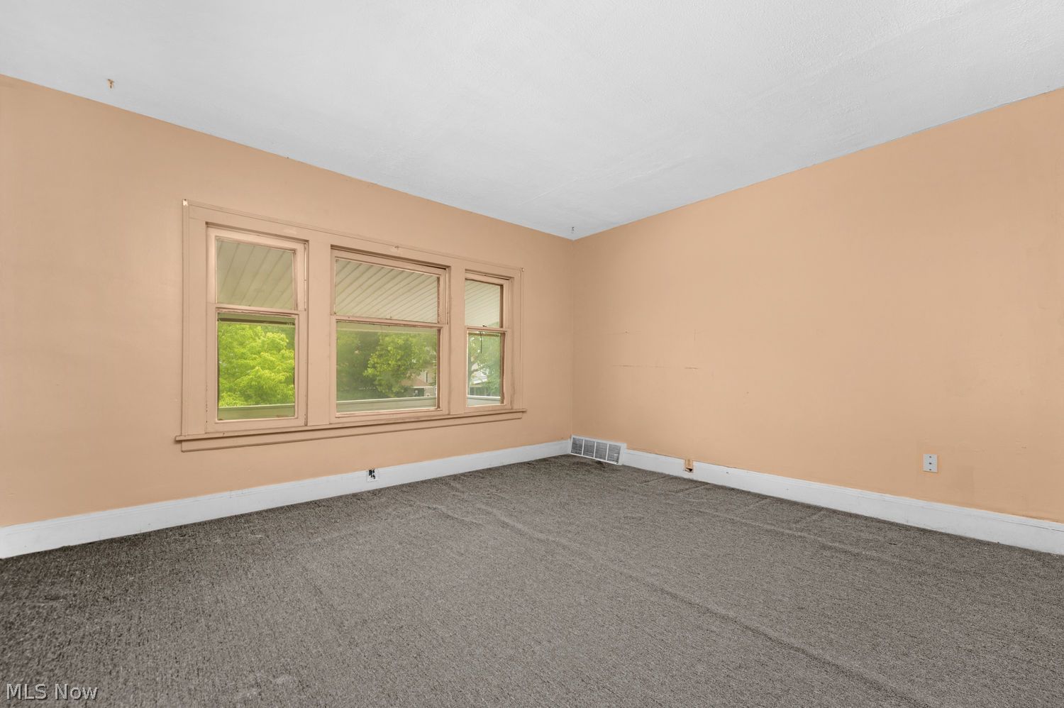 1332 W 105th Street Cleveland OH 44102