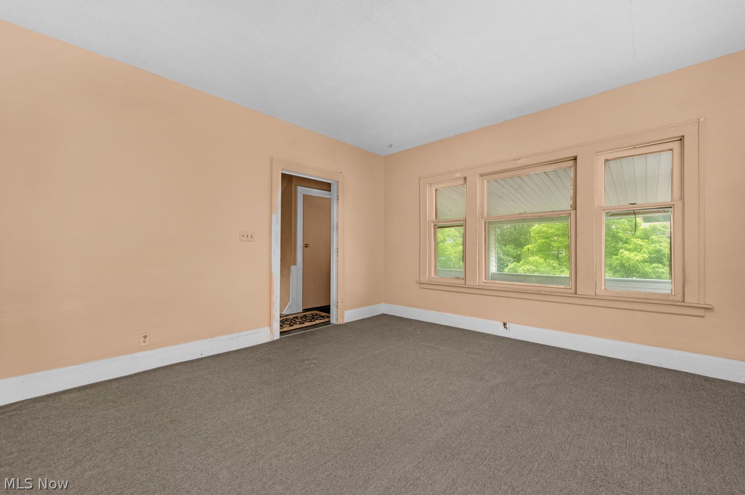 1332 W 105th Street Cleveland OH 44102