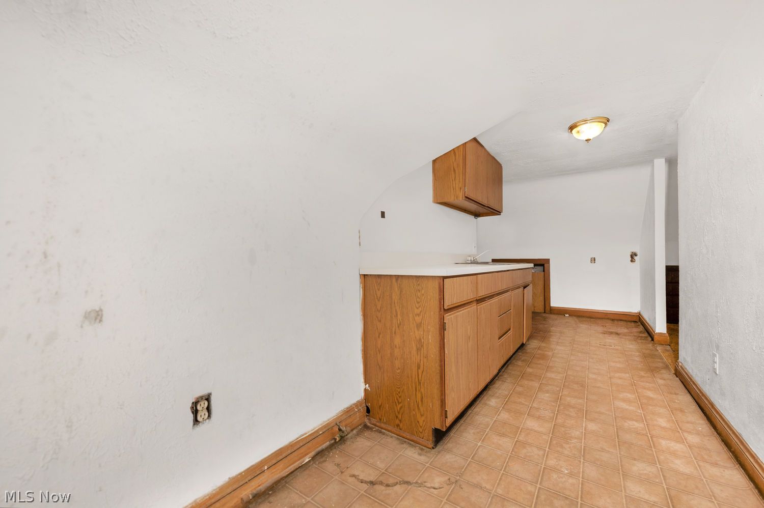 1332 W 105th Street Cleveland OH 44102