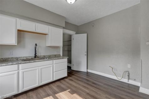 13608 Earlwood Road Cleveland OH 44110