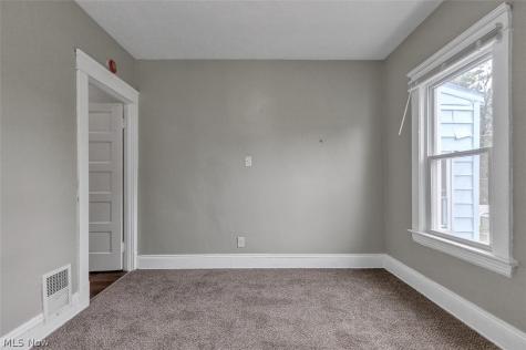 13608 Earlwood Road Cleveland OH 44110