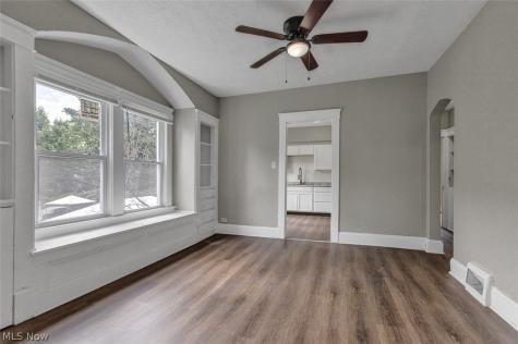 13608 Earlwood Road Cleveland OH 44110