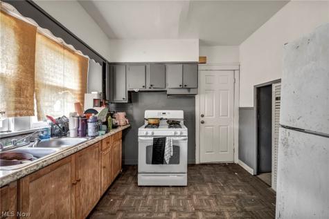 1835 Reyburn Road Cleveland OH 44112