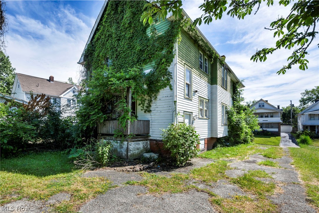 1835 Reyburn Road Cleveland OH 44112