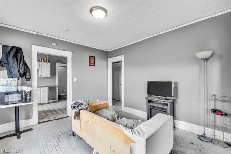 1835 Reyburn Road Cleveland OH 44112