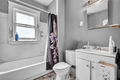 1835 Reyburn Road Cleveland OH 44112