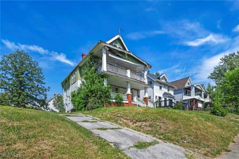 1835 Reyburn Road Cleveland OH 44112