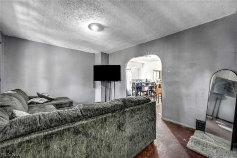 1835 Reyburn Road Cleveland OH 44112
