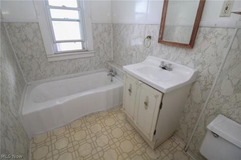 3908 Mahoning Avenue Youngstown OH 44515