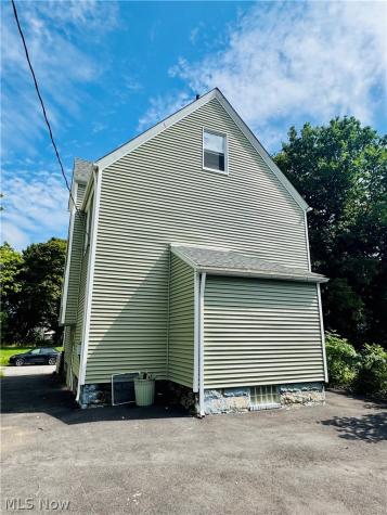 2326 E 95th Street Cleveland OH 44106