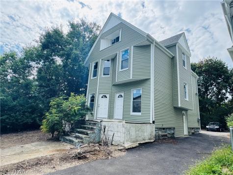 2326 E 95th Street Cleveland OH 44106