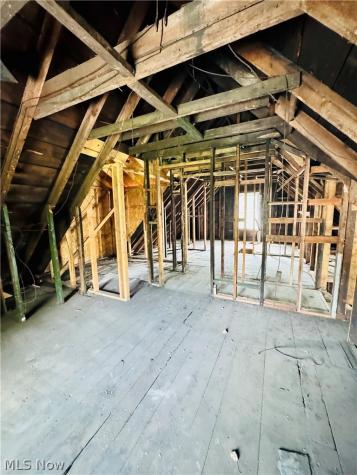 2326 E 95th Street Cleveland OH 44106