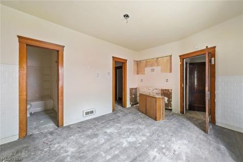 6511 Fullerton Avenue Cleveland OH 44105