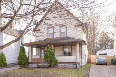 3805 Revere Court Cleveland OH 44109
