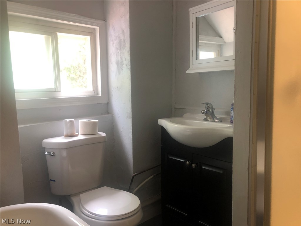 5678 Hamlet Avenue Cleveland OH 44127