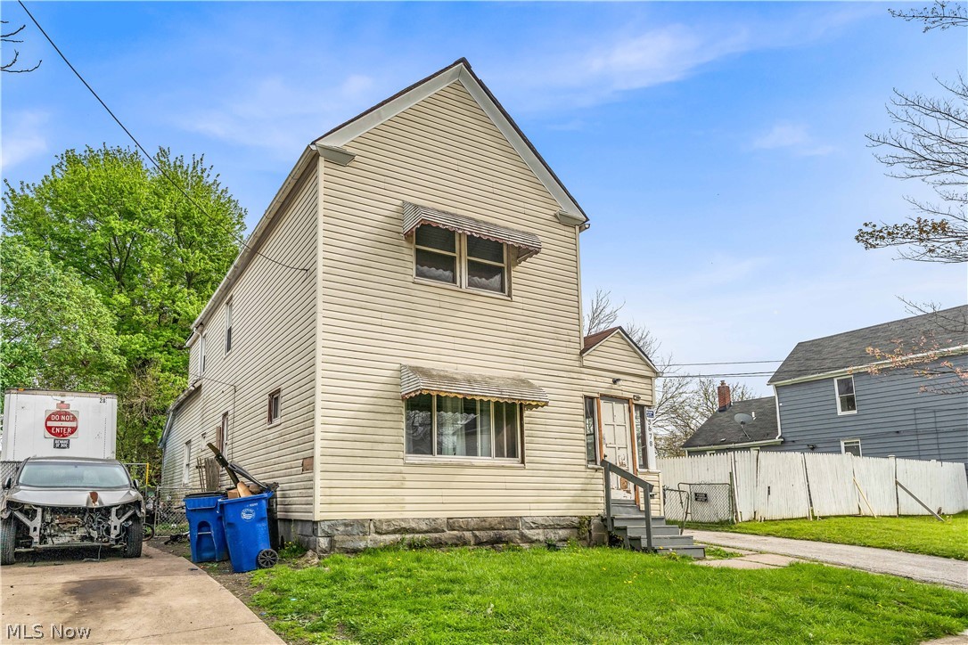 5678 Hamlet Avenue Cleveland OH 44127