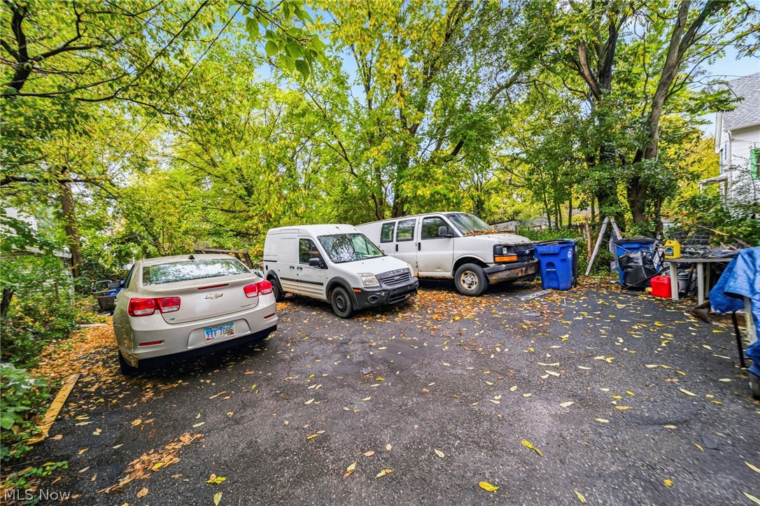 11002 Kinsman Road Cleveland OH 44104